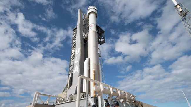 Космический корабль Starliner на стартовой площадке перед орбитальным испытательным полетом 19 декабря 2019 года на станции ВВС Кейп-Канаверал во Флориде Космический корабль Starliner на стартовой площадке перед орбитальным испытательным полетом 19 декабря 2019 года на станции ВВС Кейп-Канаверал во Флориде