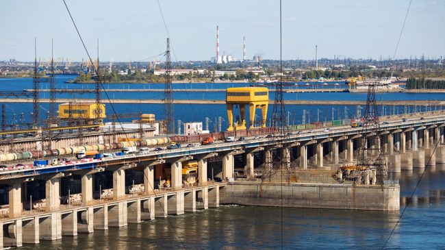 Волжская гидроэлектростанция в Волгоградской области