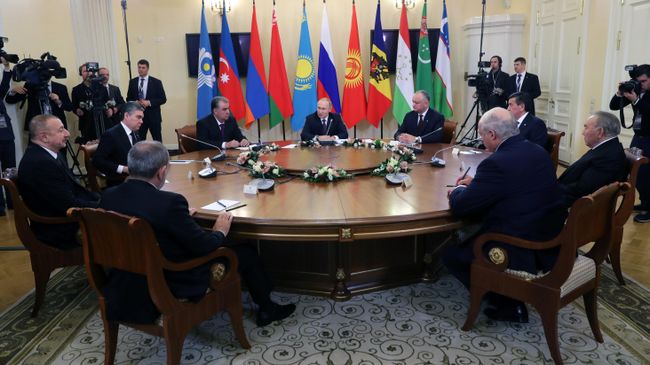 Президент России Владимир Путин на неформальной встрече лидеров стран Содружества Независимых Государств Президент России Владимир Путин на неформальной встрече лидеров стран Содружества Независимых Государств