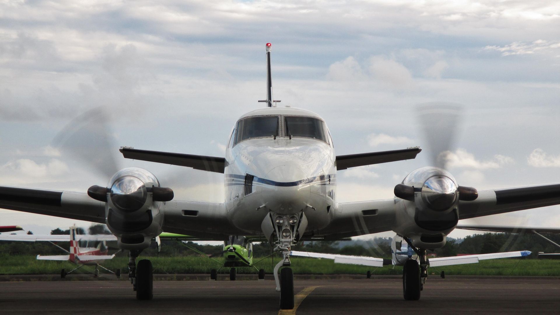 Самолет Beechcraft King Air Самолет Beechcraft King Air - РИА Новости, 1920, 14.09.2026