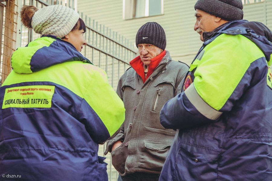 Работа социального патруля на улицах города Работа социального патруля на улицах города