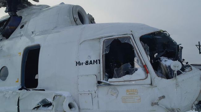 Вертолет Ми-8 после жесткой посадки в Красноярском крае Вертолет Ми-8 после жесткой посадки в Красноярском крае