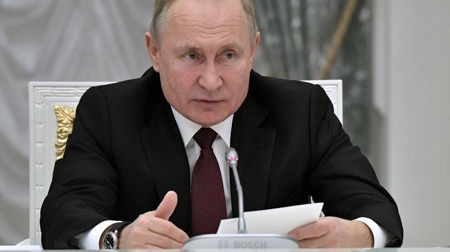 Президент РФ Владимир Путин на заседании президиума Совета при президенте РФ по стратегическому развитию и национальным проектам