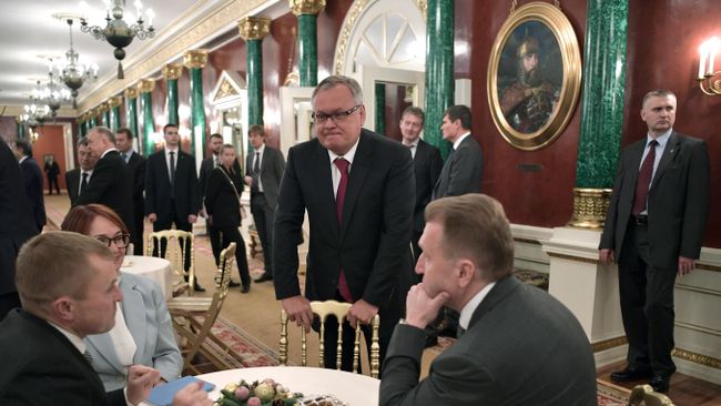 Президент РФ В. Путин провел встречу с представителями российского бизнеса Президент РФ В. Путин провел встречу с представителями российского бизнеса