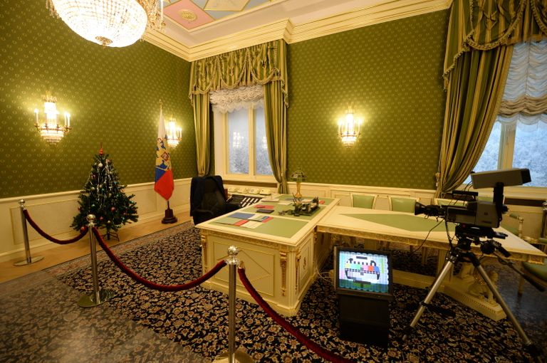 Воссозданный личный кабинет первого президента России Бориса Ельцина, в котором он выступил с предновогодним обращением к гражданам в 1999 году, - часть экспозиции Президентского центра Бориса Ельцина в Екатеринбурге.