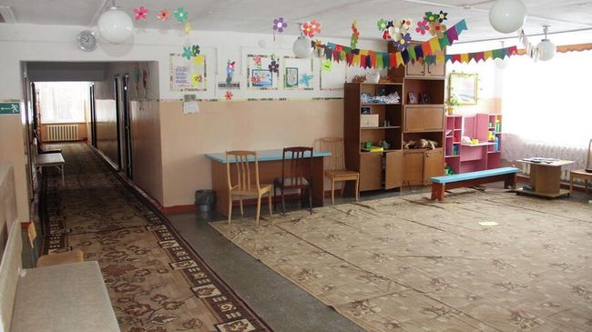 Холл в спальном корпусе оздоровительного лагеря Чайка Холл в спальном корпусе оздоровительного лагеря Чайка