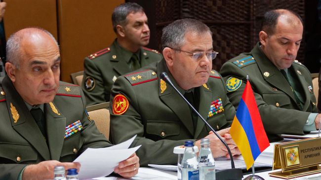 Начальник Генерального штаба Вооруженных сил Республики Армения генерал-лейтенант Артак Давтян Начальник Генерального штаба Вооруженных сил Республики Армения генерал-лейтенант Артак Давтян