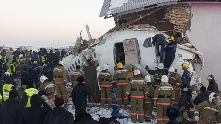 Крушение пассажирского самолета в Казахстане Крушение пассажирского самолета в Казахстане
