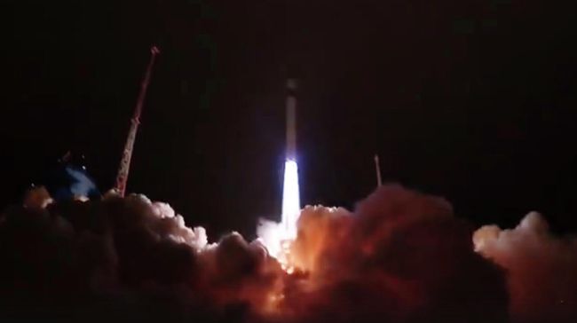 Пуск ракеты-носителя легкого класса Рокот с блоком космических аппаратов связи Гонец-М и юстировочным космическим аппаратом Блиц-М с космодрома Плесецк Пуск ракеты-носителя легкого класса Рокот с блоком космических аппаратов связи Гонец-М и юстировочным космическим аппаратом Блиц-М с космодрома Плесецк