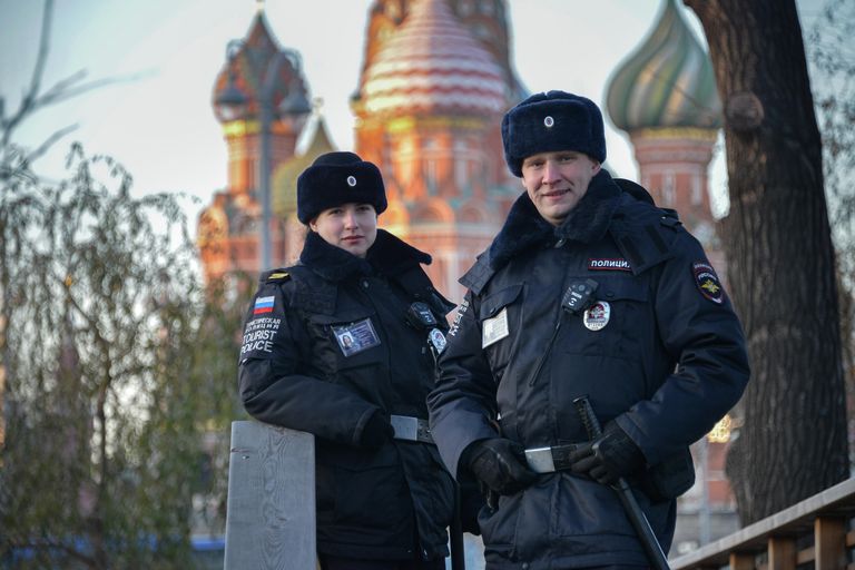Сотрудники полиции в центре Москвы