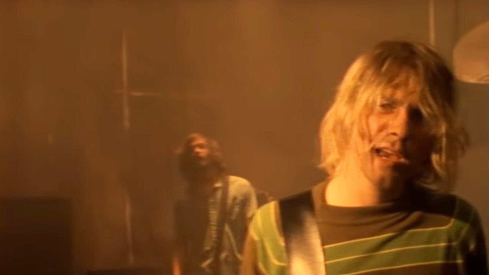 Стоп-кадр из клипа группы Nirvana - Smells Like Teen Spirit Стоп-кадр из клипа группы Nirvana - Smells Like Teen Spirit - РИА Новости, 1920, 29.12.2019