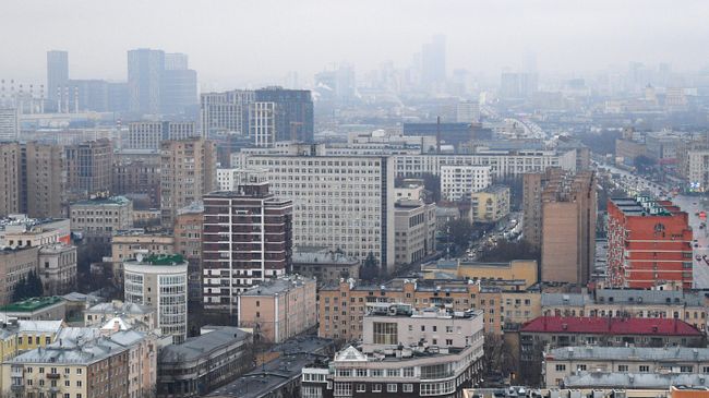 Вид на жилые дома с высотки на Кудринской площади в Москве Вид на жилые дома с высотки на Кудринской площади в Москве