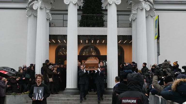 На церемонии прощания с художественным руководителем Московского театра Современник Галиной Волчек