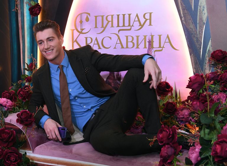 Певец, актер Алексей Воробьев на премьере ледового шоу Спящая красавица. Легенда двух королевств в Москве Певец, актер Алексей Воробьев на премьере ледового шоу Спящая красавица. Легенда двух королевств в Москве