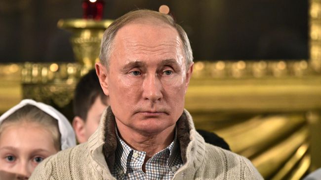 Президент РФ В. Путин посетил Рождественское богослужение Президент РФ В. Путин посетил Рождественское богослужение