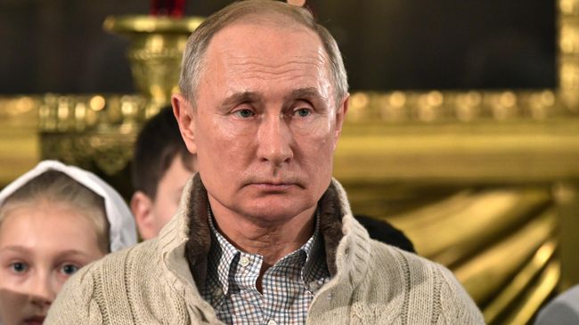 Президент РФ В. Путин посетил Рождественское богослужение Президент РФ В. Путин посетил Рождественское богослужение