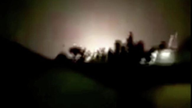 Скриншот видео взрыва на авиабазе в Ираке, 8 января 2020 Скриншот видео взрыва на авиабазе в Ираке, 8 января 2020
