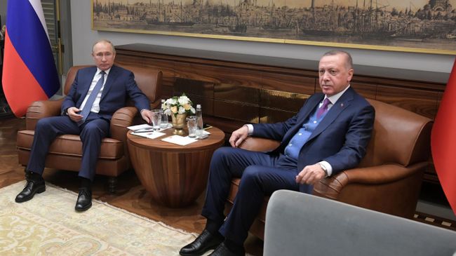 Президент РФ Владимир Путин и президент Турции Реджеп Тайип Эрдоган во время встречи в конгресс-центре Халич в Стамбуле. 8 января 2020 Президент РФ Владимир Путин и президент Турции Реджеп Тайип Эрдоган во время встречи в конгресс-центре Халич в Стамбуле. 8 января 2020