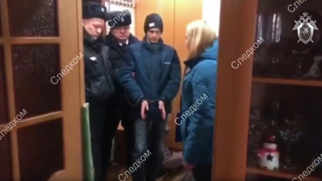 Следственные действия на месте убийства в Омске. Стоп-кадр видео Следственные действия на месте убийства в Омске. Стоп-кадр видео