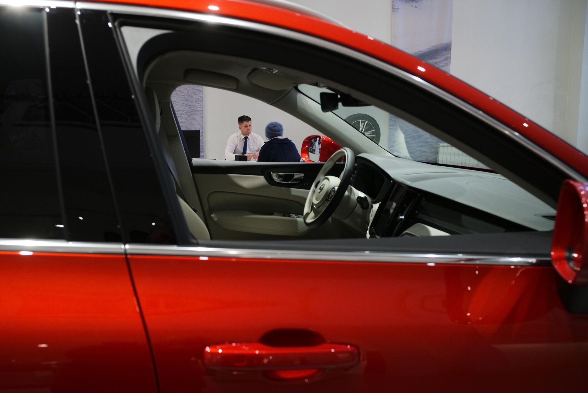 Продажа автомобилей в автосалоне Продажа автомобилей в автосалоне - РИА Новости, 1920, 30.04.2022