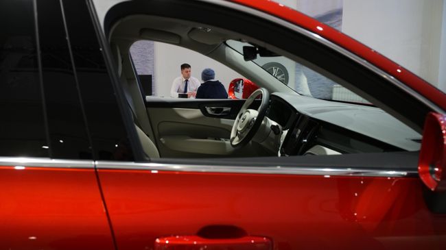 Продажа автомобилей в автосалоне Продажа автомобилей в автосалоне