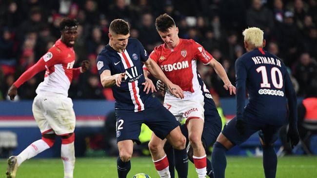 Monaco's Russian midfielder Aleksandr Golovin (C) vies with Paris Saint-Germain's Belgian defender Thomas Meunier (L) and Paris Saint-Germain's Brazilian forward Neymar (R)during the French L1 football match between Paris Saint-Germain and AS Monaco at the Parc des Princes stadium in Paris on January 12, 2020. (Photo by Anne-Christine POUJOULAT / AFP) Monaco's Russian midfielder Aleksandr Golovin (C) vies with Paris Saint-Germain's Belgian defender Thomas Meunier (L) and Paris Saint-Germain's Brazilian forward Neymar (R)during the French L1 football match between Paris Saint-Germain and AS Monaco at the Parc des Princes stadium in Paris on January 12, 2020. (Photo by Anne-Christine POUJOULAT / AFP)