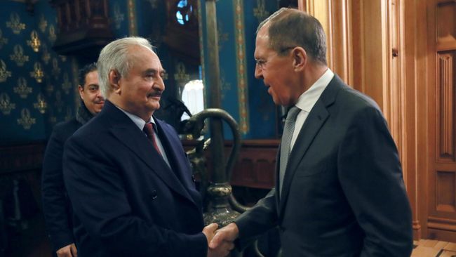 Глава Ливийской национальной армии маршал Халифа Хафтар и министр иностранных дел РФ Сергей Лавров. 13 января 2020