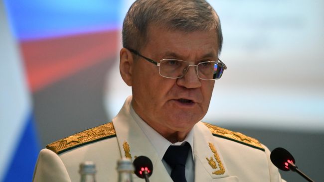 Генеральный прокурор РФ Юрий Чайка во время торжественного мероприятия, посвященного 298-й годовщине образования российской прокуратуры Генеральный прокурор РФ Юрий Чайка во время торжественного мероприятия, посвященного 298-й годовщине образования российской прокуратуры