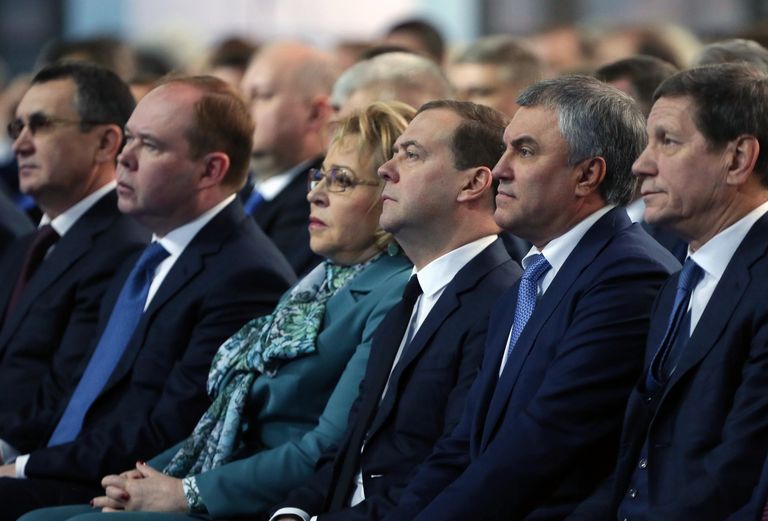 Председатель правительства РФ Дмитрий Медведев, председатель Совета Федерации РФ Валентина Матвиенко, первый заместитель председателя Государственной Думы РФ Александр Жуков и председатель Государственной Думы РФ Вячеслав Володин во время ежегодного послания президента РФ Владимира Путина Федеральному Собранию. 20 февраля 2019 Председатель правительства РФ Дмитрий Медведев, председатель Совета Федерации РФ Валентина Матвиенко, первый заместитель председателя Государственной Думы РФ Александр Жуков и председатель Государственной Думы РФ Вячеслав Володин во время ежегодного послания президента РФ Владимира Путина Федеральному Собранию. 20 февраля 2019