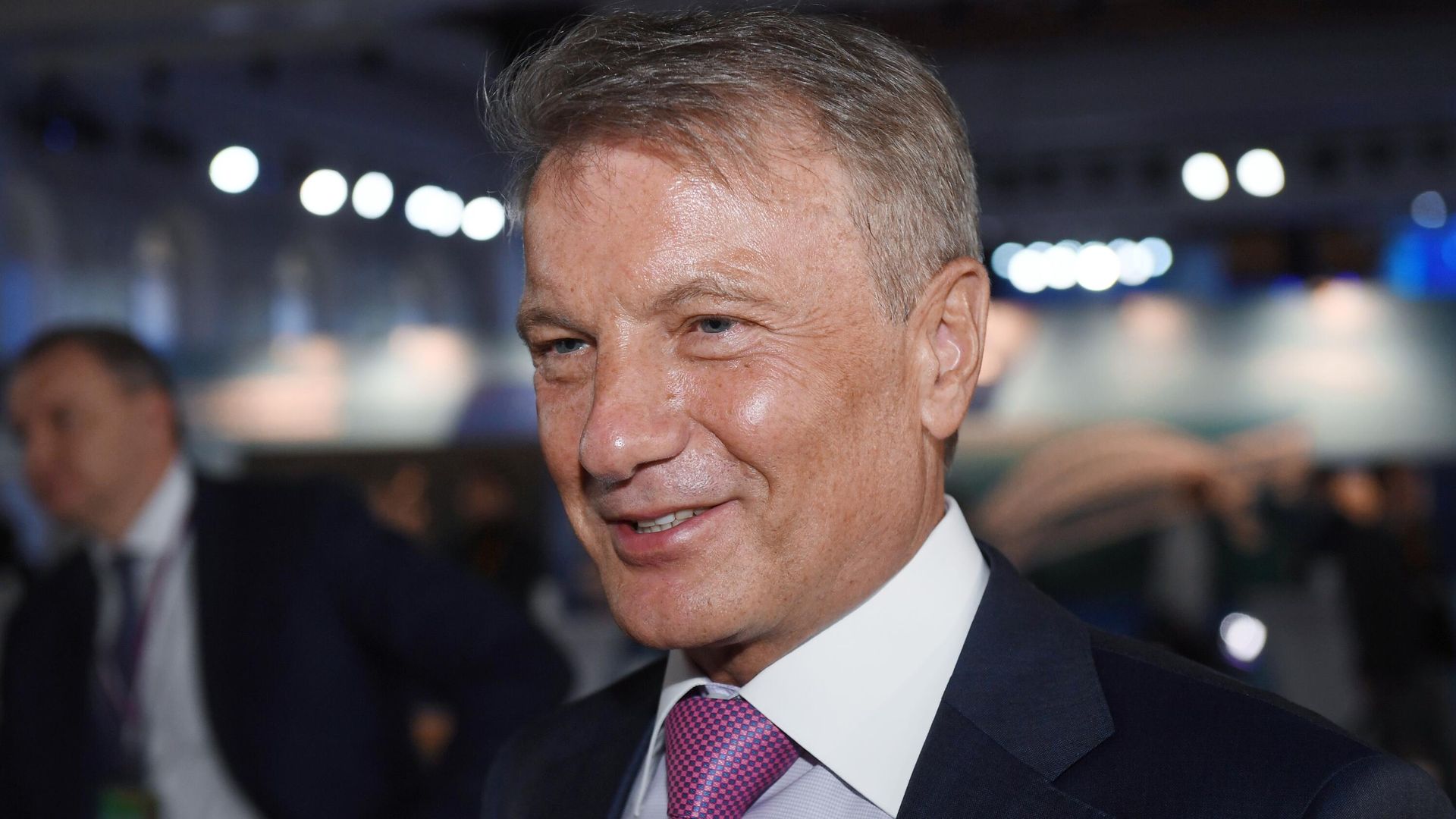 Герман Греф перед началом ежегодного послания президента РФ Владимира Путина Федеральному Собранию Герман Греф перед началом ежегодного послания президента РФ Владимира Путина Федеральному Собранию - РИА Новости, 1920, 26.10.2020