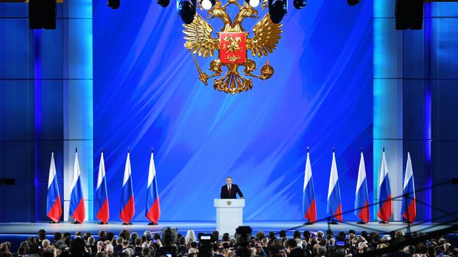Президент РФ Владимир Путин выступает с ежегодным посланием Федеральному Собранию Президент РФ Владимир Путин выступает с ежегодным посланием Федеральному Собранию
