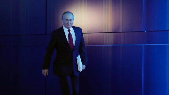 Президент РФ Владимир Путин перед началом ежегодного послания президента РФ Федеральному Собранию Президент РФ Владимир Путин перед началом ежегодного послания президента РФ Федеральному Собранию