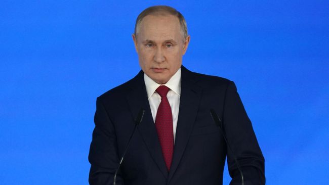 Президент РФ Владимир Путин выступает с ежегодным посланием Федеральному Собранию
