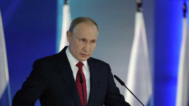 Президент РФ Владимир Путин выступает с ежегодным посланием Федеральному Собранию