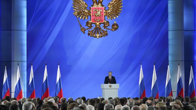 Президент РФ Владимир Путин выступает с ежегодным посланием Федеральному Собранию Президент РФ Владимир Путин выступает с ежегодным посланием Федеральному Собранию