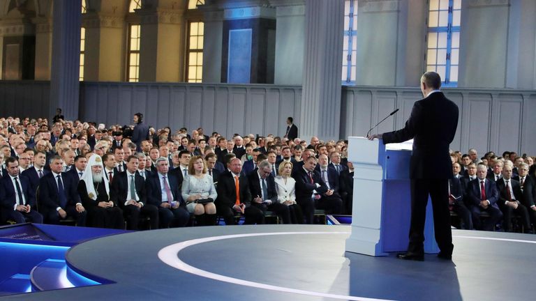 Президент РФ Владимир Путин выступает с ежегодным посланием Федеральному Собранию Президент РФ Владимир Путин выступает с ежегодным посланием Федеральному Собранию