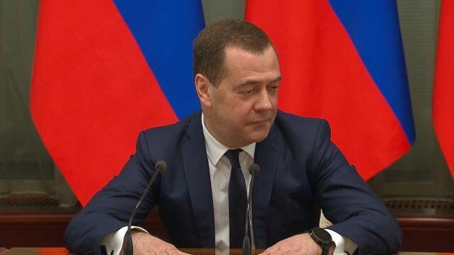 Правительство России в полном составе уходит в отставку Правительство России в полном составе уходит в отставку