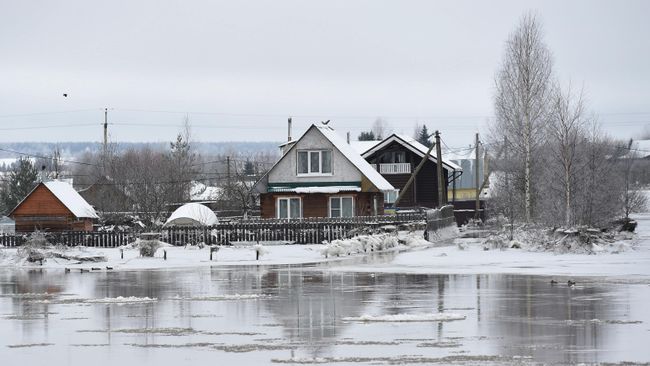 Подтопление в одном из селений Вологодской области Подтопление в одном из селений Вологодской области