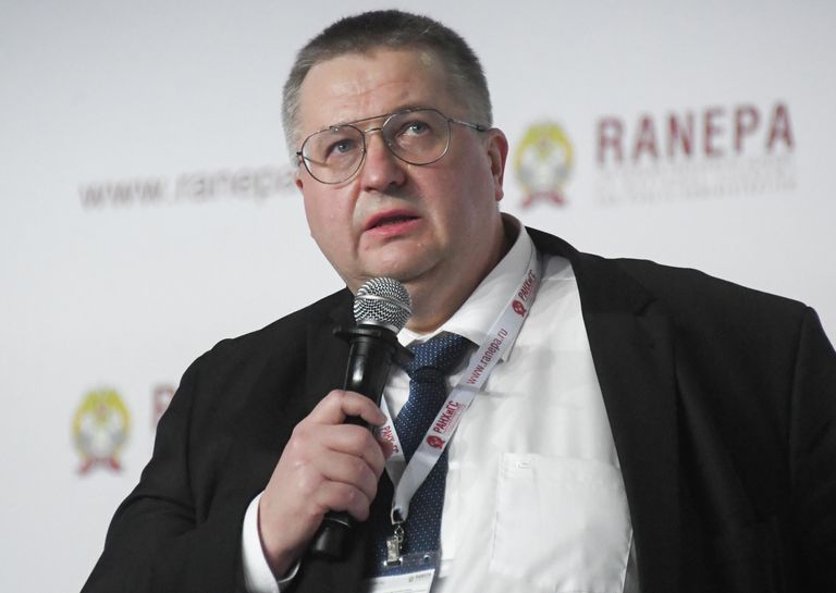Заместитель руководителя Федеральной налоговой службы РФ Алексей Оверчук на XI Гайдаровском форуме в Москве Заместитель руководителя Федеральной налоговой службы РФ Алексей Оверчук на XI Гайдаровском форуме в Москве
