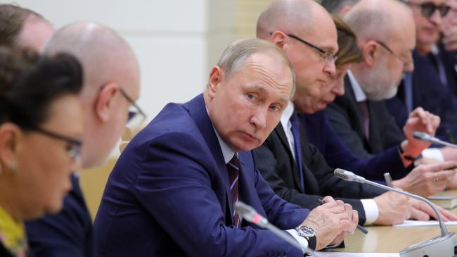 Президент РФ Владимир Путин проводит первую встречу с рабочей группой по подготовке предложений о внесении поправок в Конституцию РФ Президент РФ Владимир Путин проводит первую встречу с рабочей группой по подготовке предложений о внесении поправок в Конституцию РФ