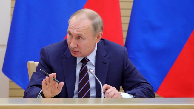 Президент РФ Владимир Путин проводит первую встречу с рабочей группой по подготовке предложений о внесении поправок в Конституцию РФ Президент РФ Владимир Путин проводит первую встречу с рабочей группой по подготовке предложений о внесении поправок в Конституцию РФ