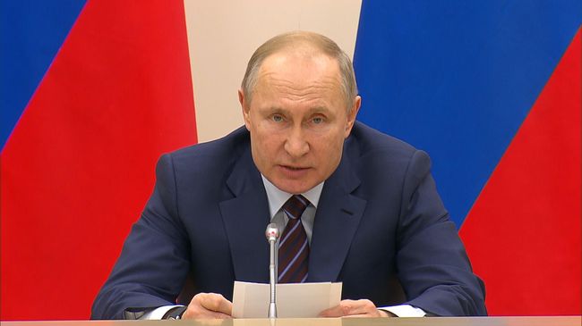 Путин призвал выверять все до запятой в поправках в Конституцию РФ Путин призвал выверять все до запятой в поправках в Конституцию РФ