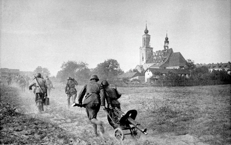 Великая Отечественная война 1941–1945 гг. Июль - начало августа 1944 года. Бои на подступах к Варшаве Великая Отечественная война 1941–1945 гг. Июль - начало августа 1944 года. Бои на подступах к Варшаве