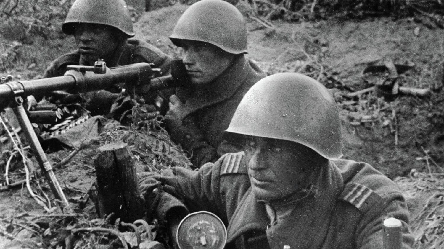 Великая Отечественная война 1941-1945 гг. Освобождение Польши от немецко-фашистских захватчиков. В предместьях Вашавы. Красноармейцы с противотанковым ружьем готовятся к отражению танковой атаки Великая Отечественная война 1941-1945 гг. Освобождение Польши от немецко-фашистских захватчиков. В предместьях Вашавы. Красноармейцы с противотанковым ружьем готовятся к отражению танковой атаки - РИА Новости, 1920, 23.02.2020