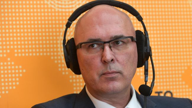 Алексей Ведев во время интервью в радиорубке Sputnik на площадке Х-го Гайдаровского форума. 16 января 2020 Алексей Ведев во время интервью в радиорубке Sputnik на площадке Х-го Гайдаровского форума. 16 января 2020