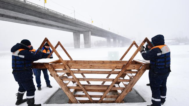 Подготовка крещенских купелей в Новосибирске Подготовка крещенских купелей в Новосибирске