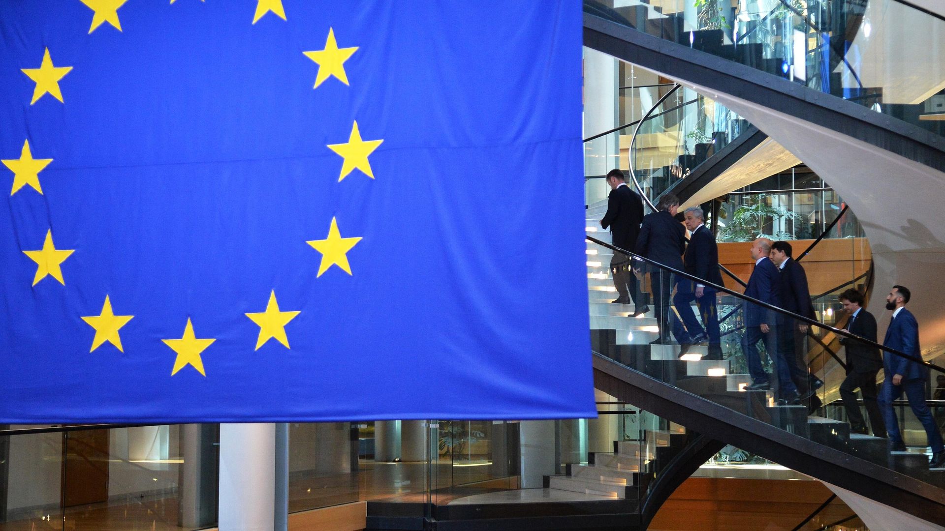Депутаты на сессии Европейского парламента в Страсбурге Депутаты на сессии Европейского парламента в Страсбурге - РИА Новости, 1920, 07.12.2020