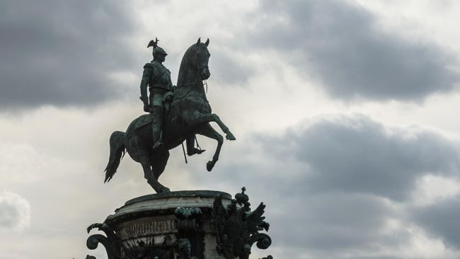Памятник Николаю I на Исаакиевской площади в Санкт-Петербурге Памятник Николаю I на Исаакиевской площади в Санкт-Петербурге