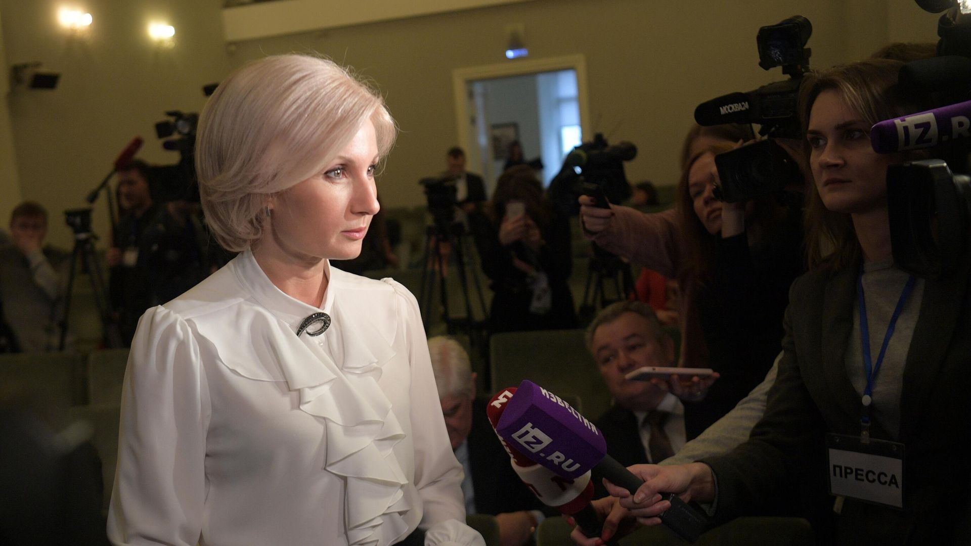 Член комитета Государственной Думы РФ по труду, социальной политике и делам ветеранов Ольга Баталина перед заседанием рабочей группы по подготовке предложений о внесении поправок в Конституцию. 17 января 2019 Член комитета Государственной Думы РФ по труду, социальной политике и делам ветеранов Ольга Баталина перед заседанием рабочей группы по подготовке предложений о внесении поправок в Конституцию. 17 января 2019 - РИА Новости, 1920, 04.10.2021