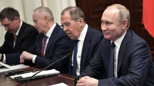Президент РФ Владимир Путин во время встречи с президентом Турции Реджепом Тайипом Эрдоганом на Международной конференции по Ливии в Берлине Президент РФ Владимир Путин во время встречи с президентом Турции Реджепом Тайипом Эрдоганом на Международной конференции по Ливии в Берлине